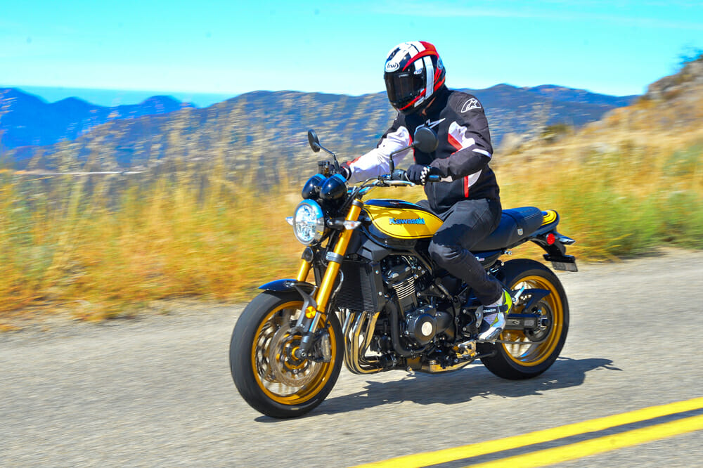 2022 Kawasaki Z900RS SE action