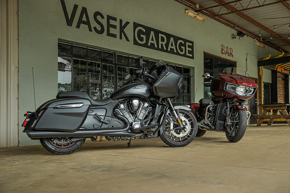 2023 Indian Challenger Dark Horse