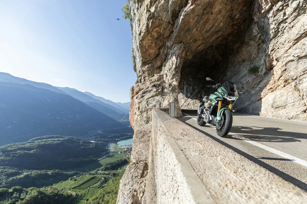 2023 Moto Guzzi V100 Mandello S in Mandello del Lario