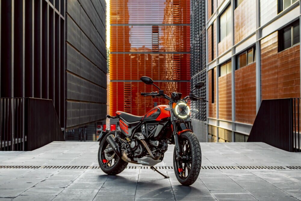 MY23_DUCATI_SCRAMBLER_FULL_THROTTLE _248__UC456753_High