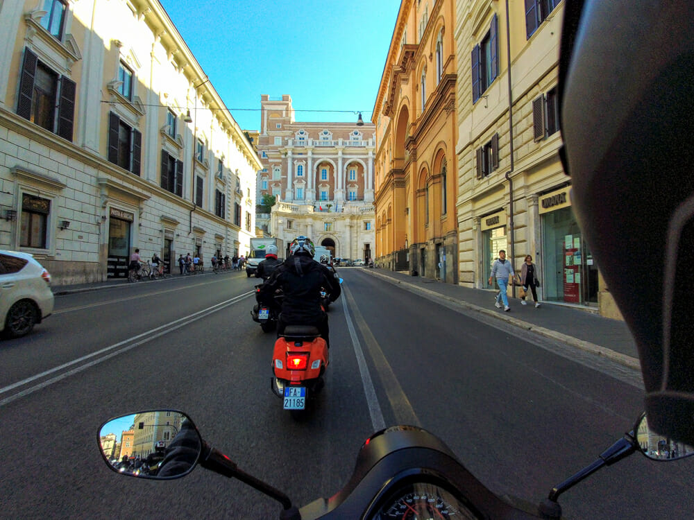 Vespa GTS 300 Review