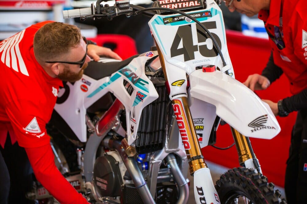 2023-anaheim-supercross-press-pit-16