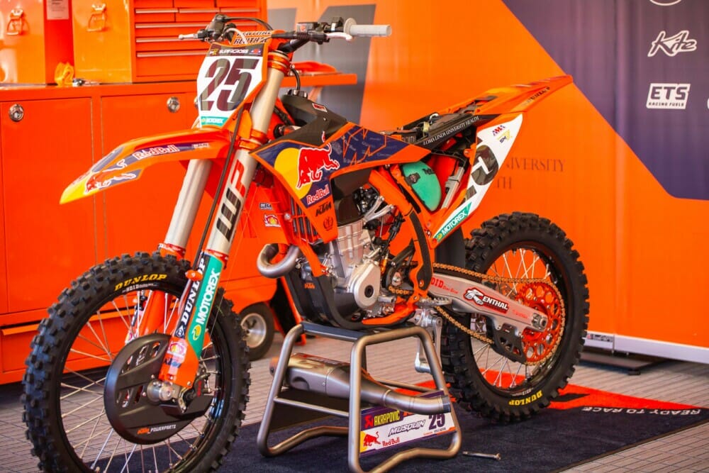 2023-anaheim-supercross-press-pit-25