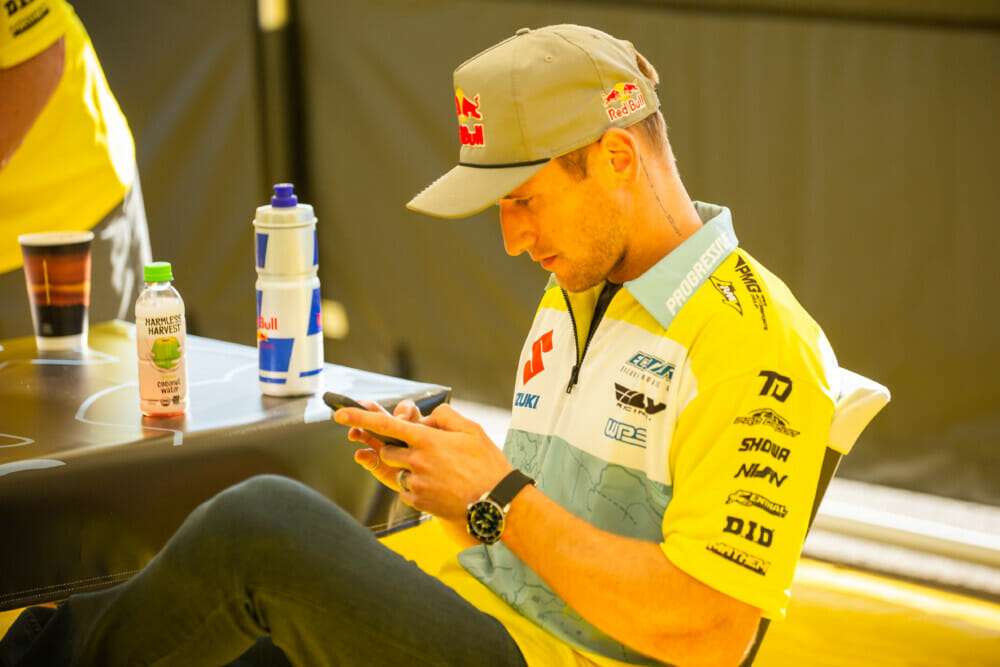 2023-anaheim-supercross-press-pit-3