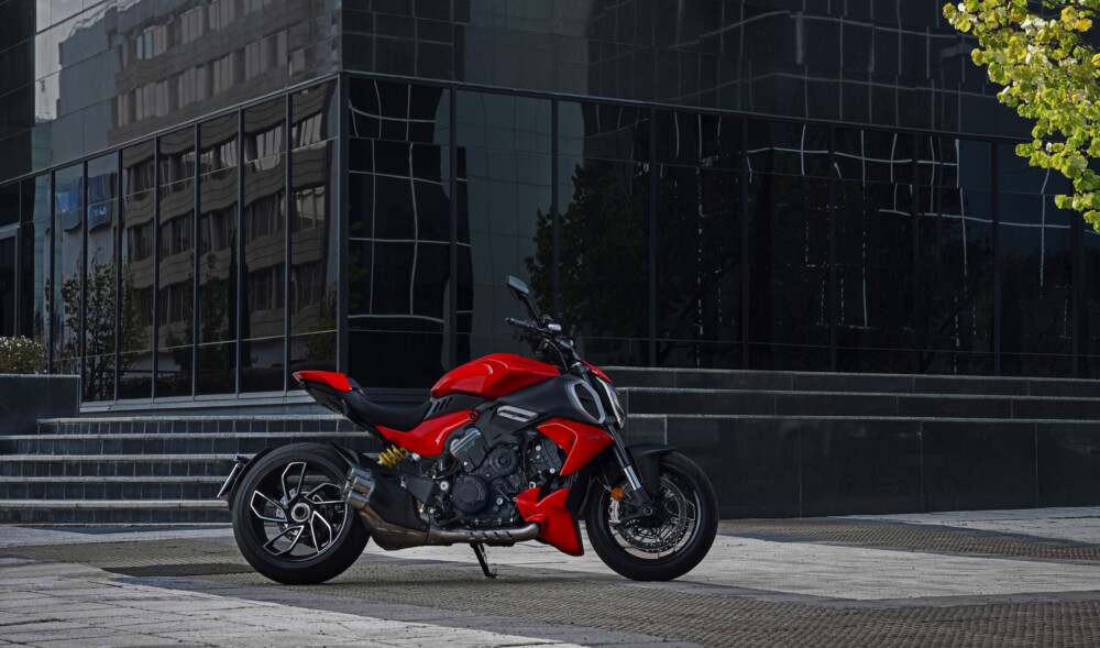 Ducati Diavel V4 2023