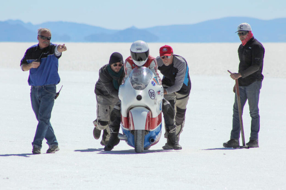 Land Speed World Record – Récord mundial de velocidad terrestre – Bolivian Thoughts
