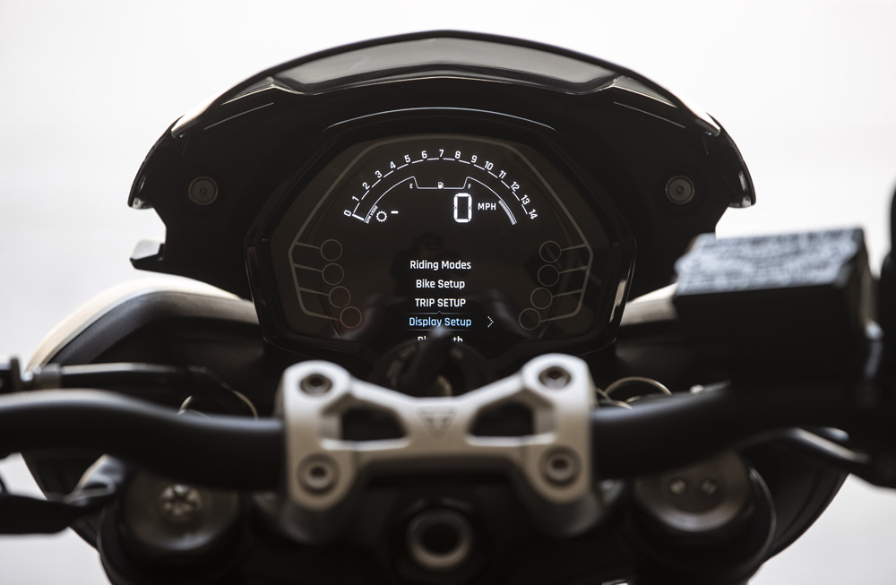 2024 Triumph Street Triple 765 R dash