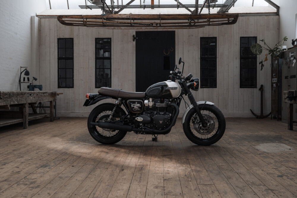 Plaquettes De Frein Avant Et Arrière Pour Triumph Bonneville T120 / Black 2016-2023 - Semi-métalliques, Rainurées
