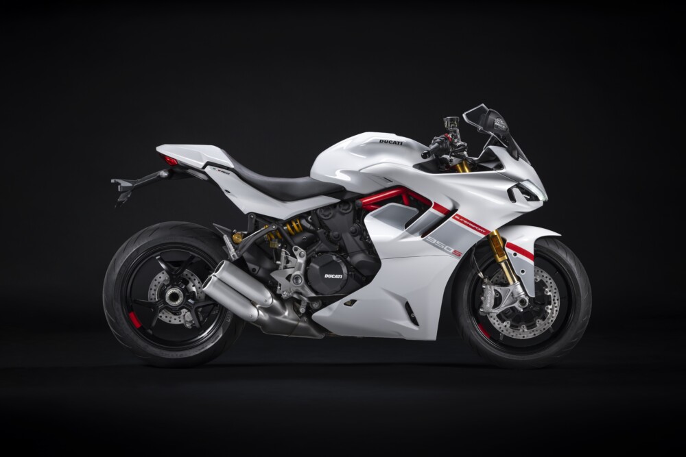2023 Ducati SuperSport 950 S Stripe Livery right side