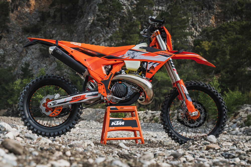 New 2025 KTM HARDENDURO 300 XCW Model Specs Cycle News