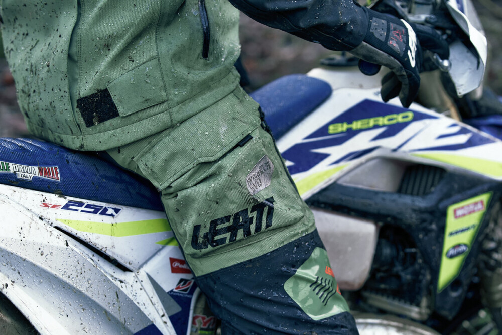 Leatt 4.5 HydraDri enduro gear