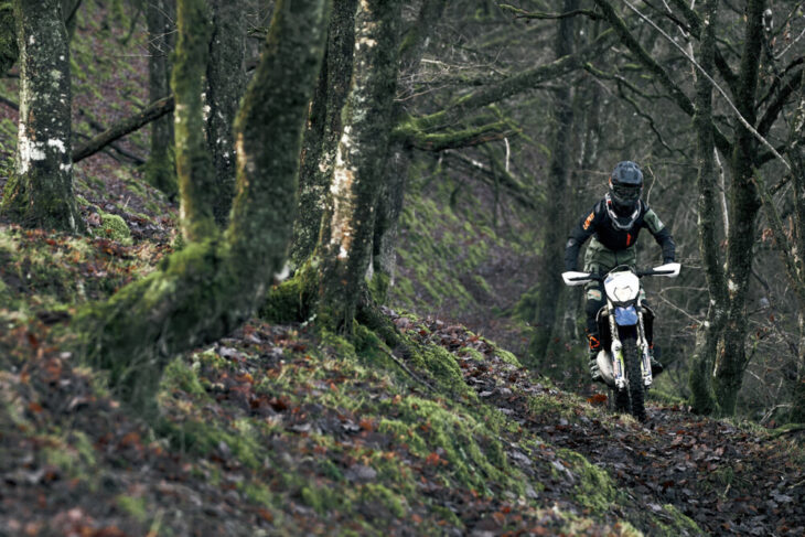 Leatt 4.5 HydraDri off-roading gear