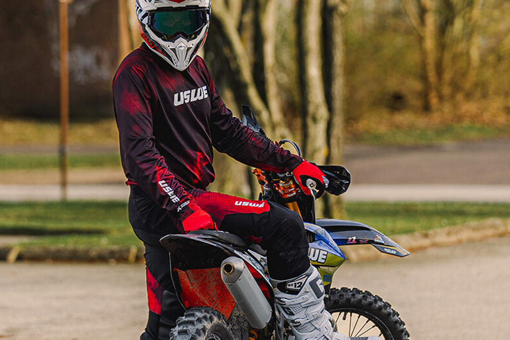 USWE Rok Moto Apparel
