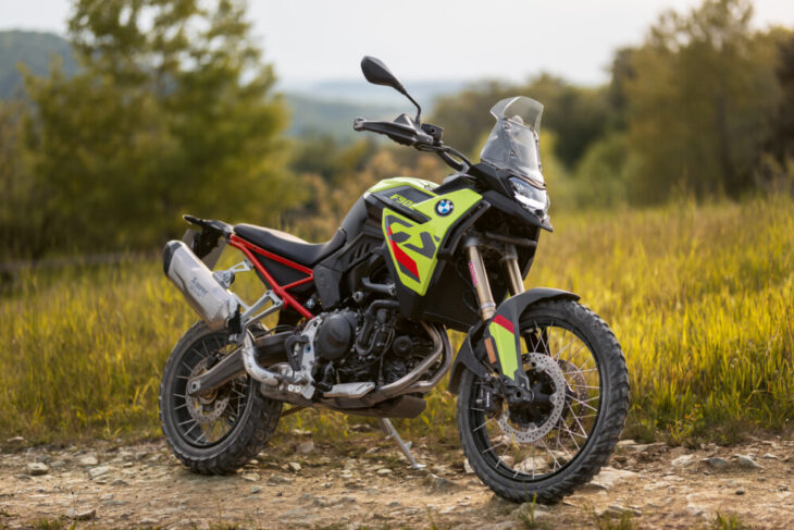 BMW F 900 GS São Paulo yellow