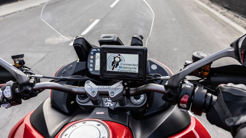 Lamborghini and Ducati Partner in Motorcycle-to-Car Communication System