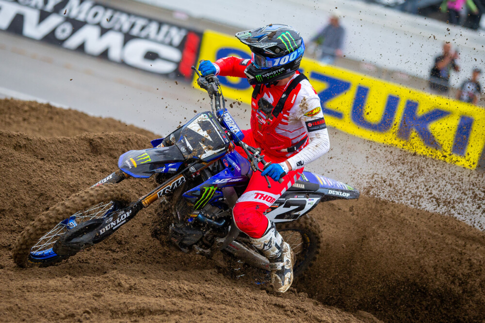 2023-supermotocross-playoffs-chicago-round2-cycle-news-450-webb