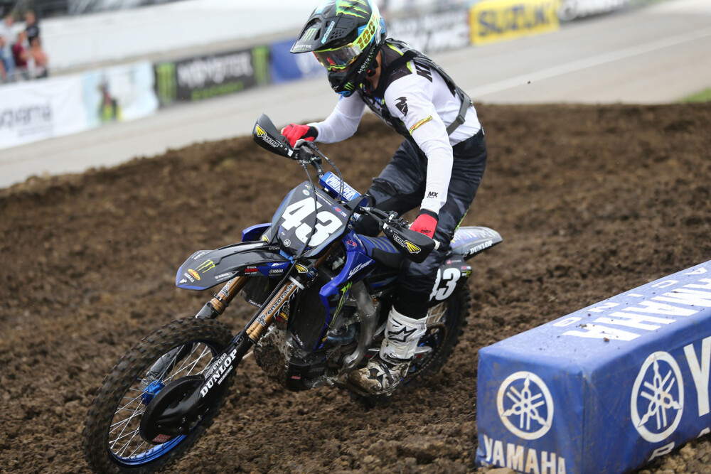 2023-supermotocross-playoffs-chicago-round2-cycle-news-250-kitchen