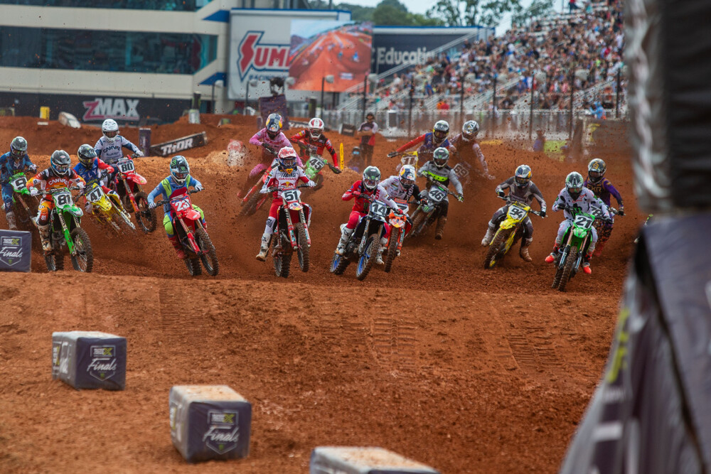 2023-supermotocross-playoffs-charlotte-round1-cycle-news-450-start