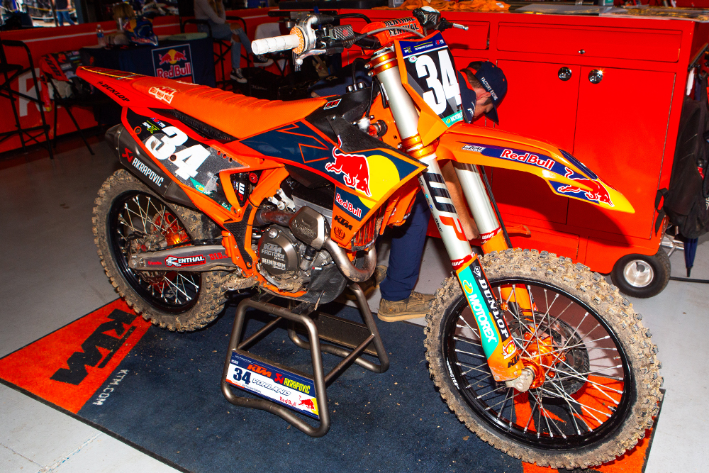 supermotocross-playoffs-chicago-round2-cycle-news-vohland