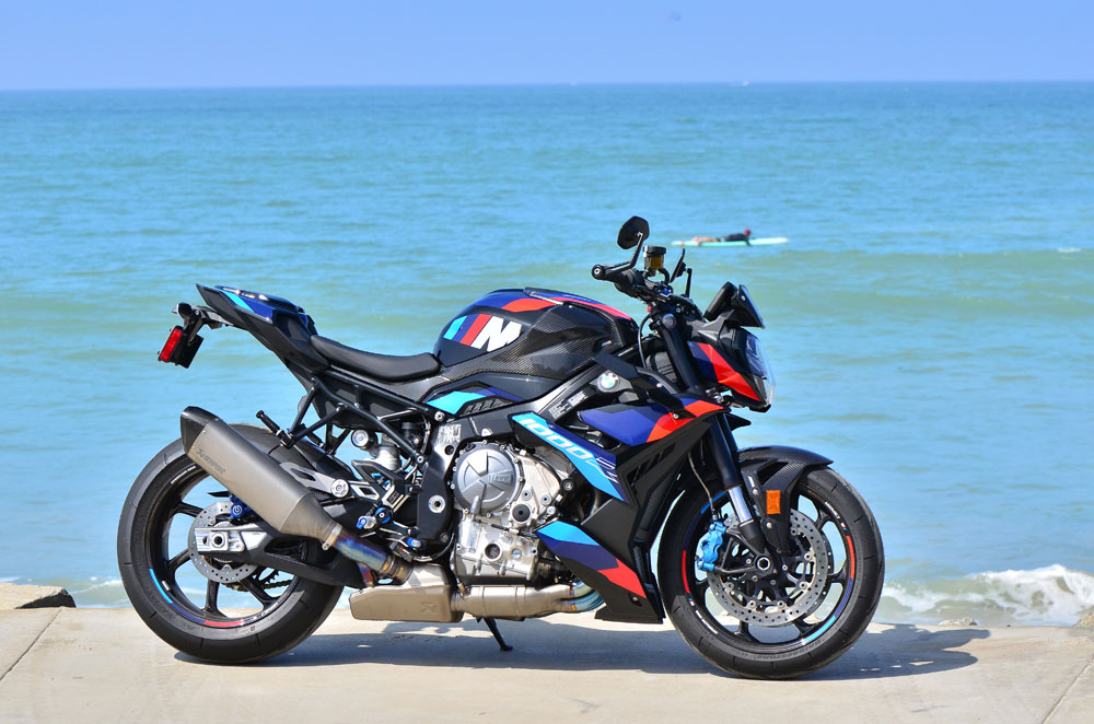 2023 BMW M 1000 R M Competition right side