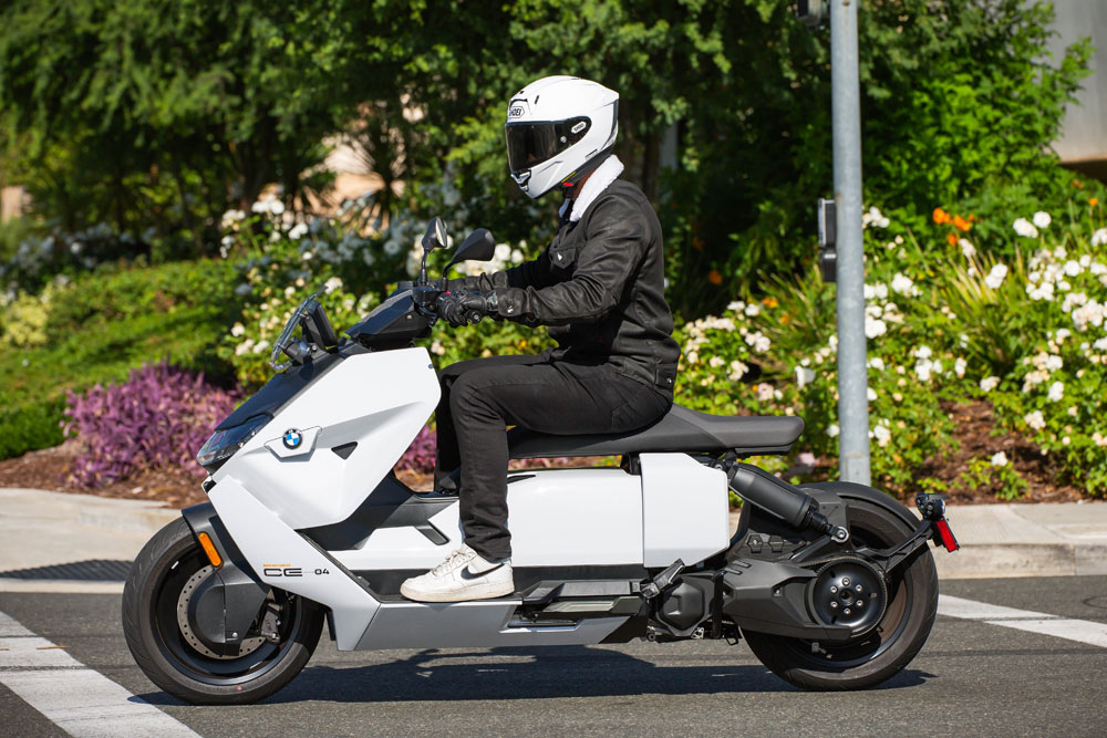 2023 BMW CE 04 scooter action