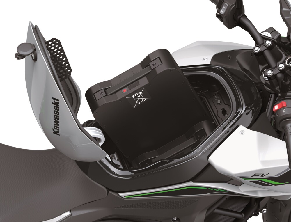 2024 Kawasaki Ninja Z e-1 storage