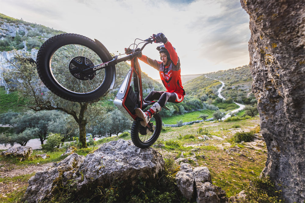 2024 Oset TXP-24 E-Bike action