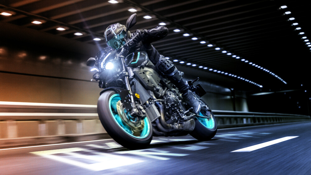 2024 Yamaha MT-10 action