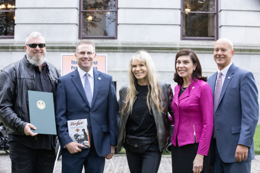 Pennsylvania Senate members honor Harley-Davidson (2)