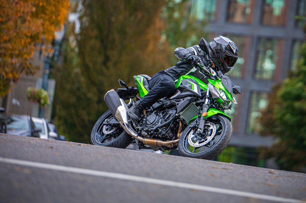 Kawasaki Z900 2024 Standard Price, Specs & Review for January 2024