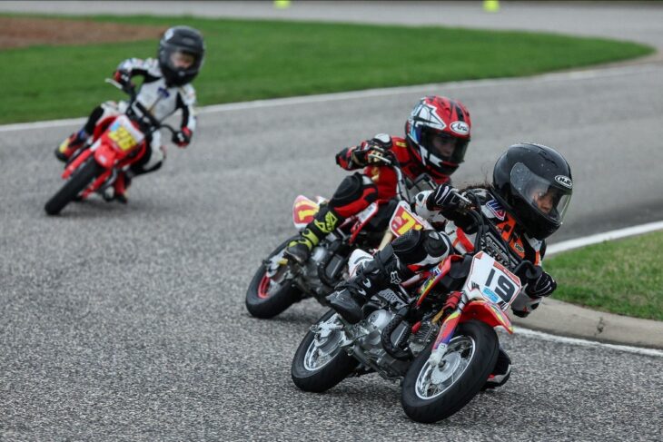 MotoAmerica Mini Cup racers