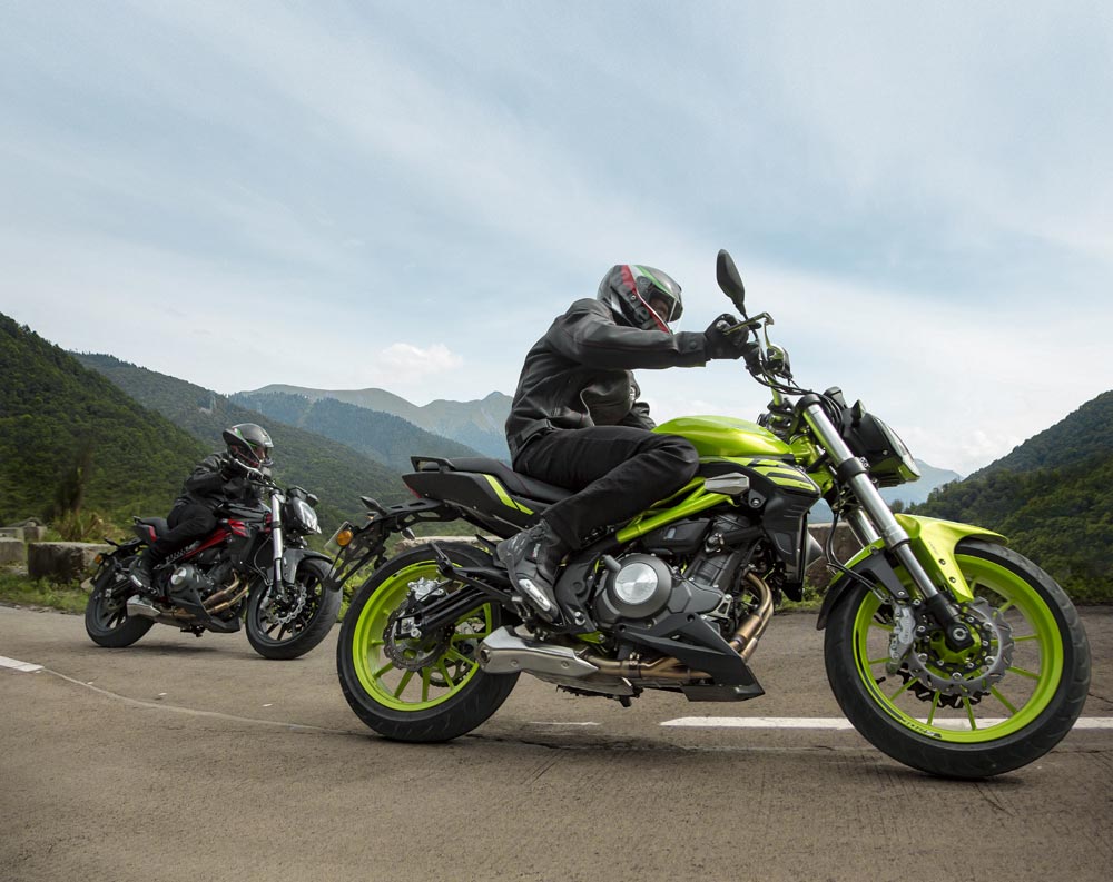 2024 Benelli 302S naked street bike