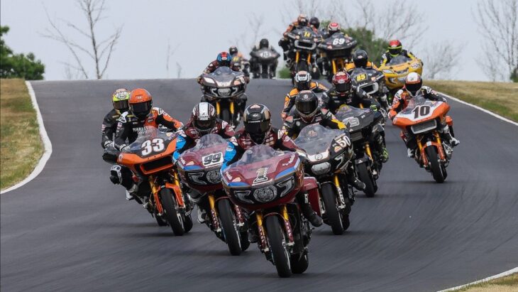 MotoAmerica King of the Baggers racers
