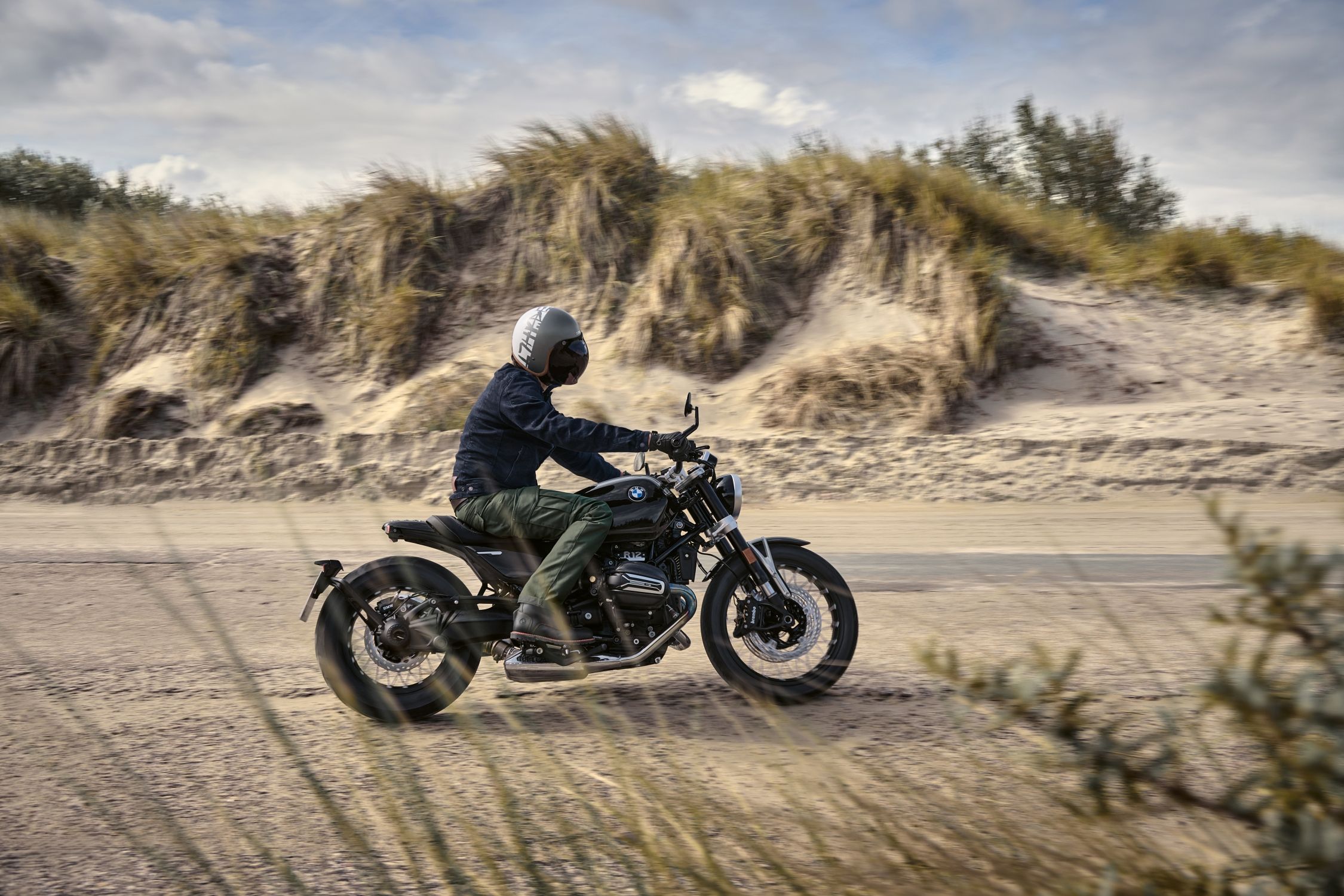 2024 BMW R 12 nineT and R 12 Roadster and Cruiser