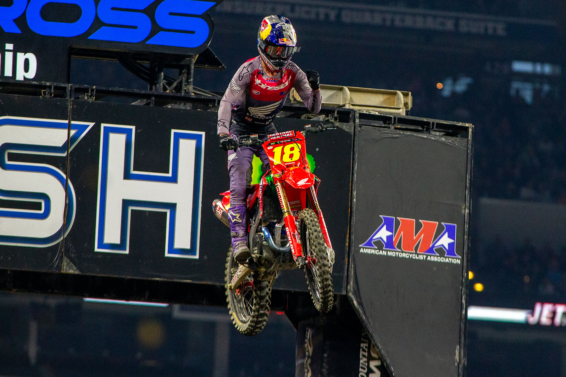 2024-indianapolis-supercross-jett-lawrence