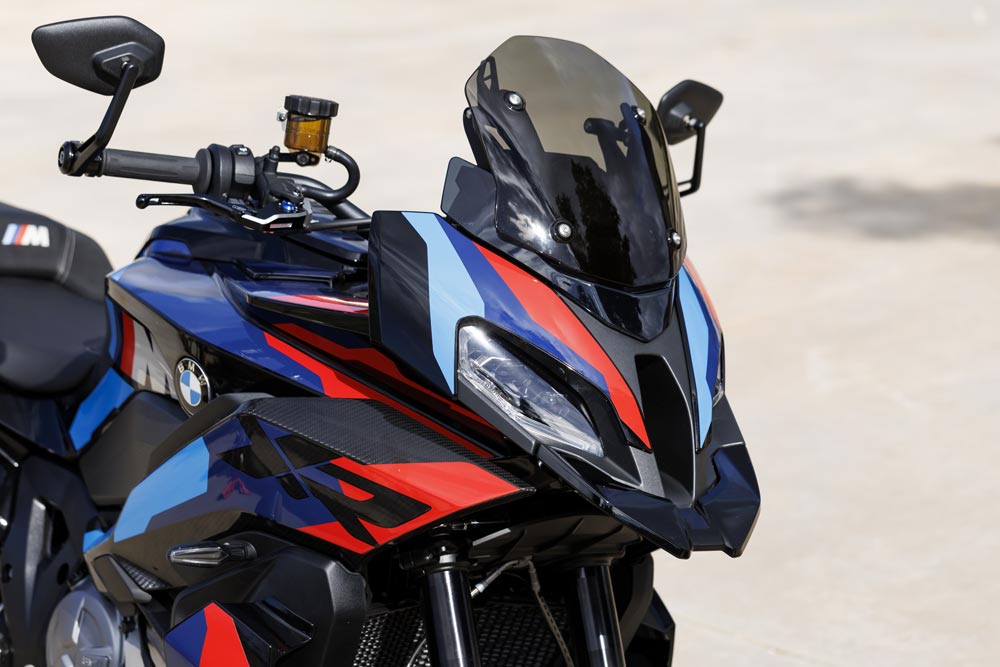 2024 BMW M 1000 XR front