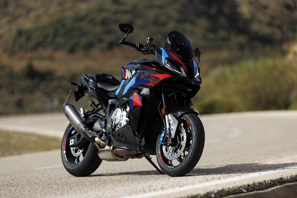 2024 BMW M 1000 XR right side