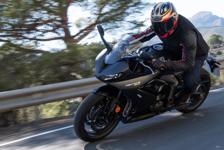 Cycle News 2025 Triumph Daytona 660 Review