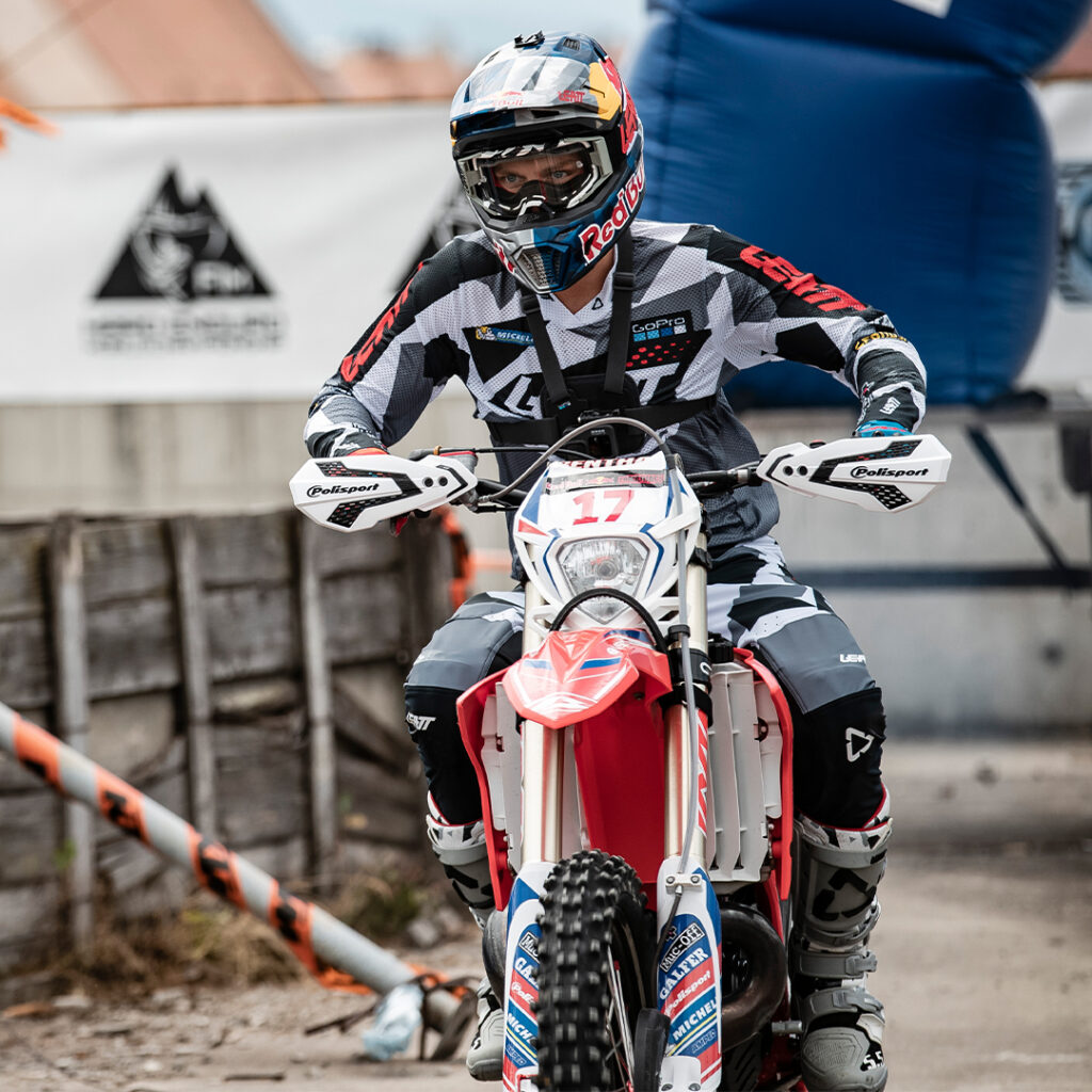 Red Bull Romaniacs Leatt LIVEmaniacs