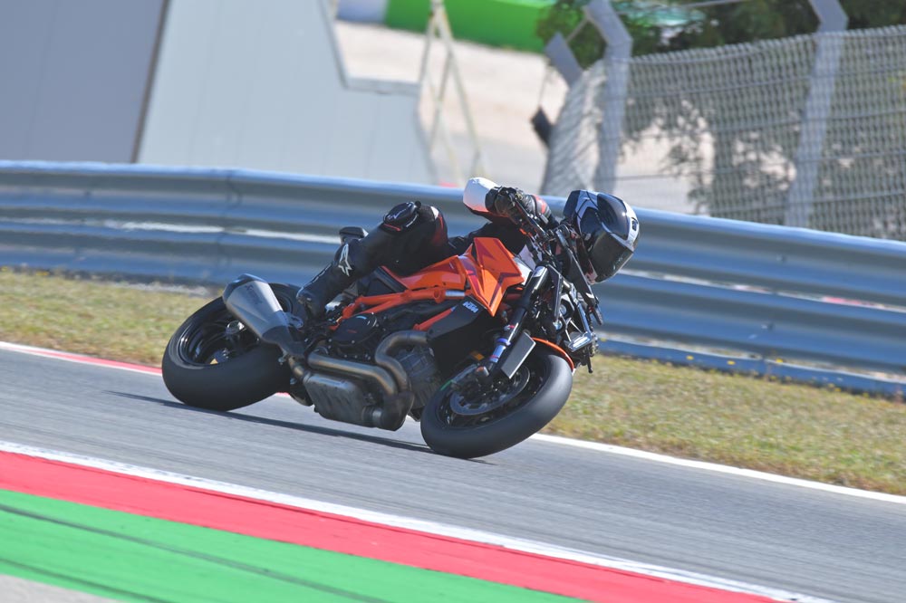 2024 KTM 1390 Super Duke R Evo at Portimao racetrack 2024 KTM 1390 Super Duke R Evo at Portimao racetrack