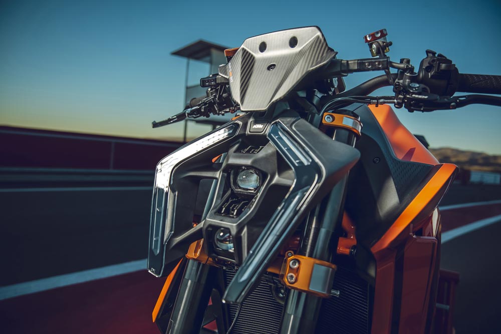 2024 KTM 1390 Super Duke R Evo front 2024 KTM 1390 Super Duke R Evo front
