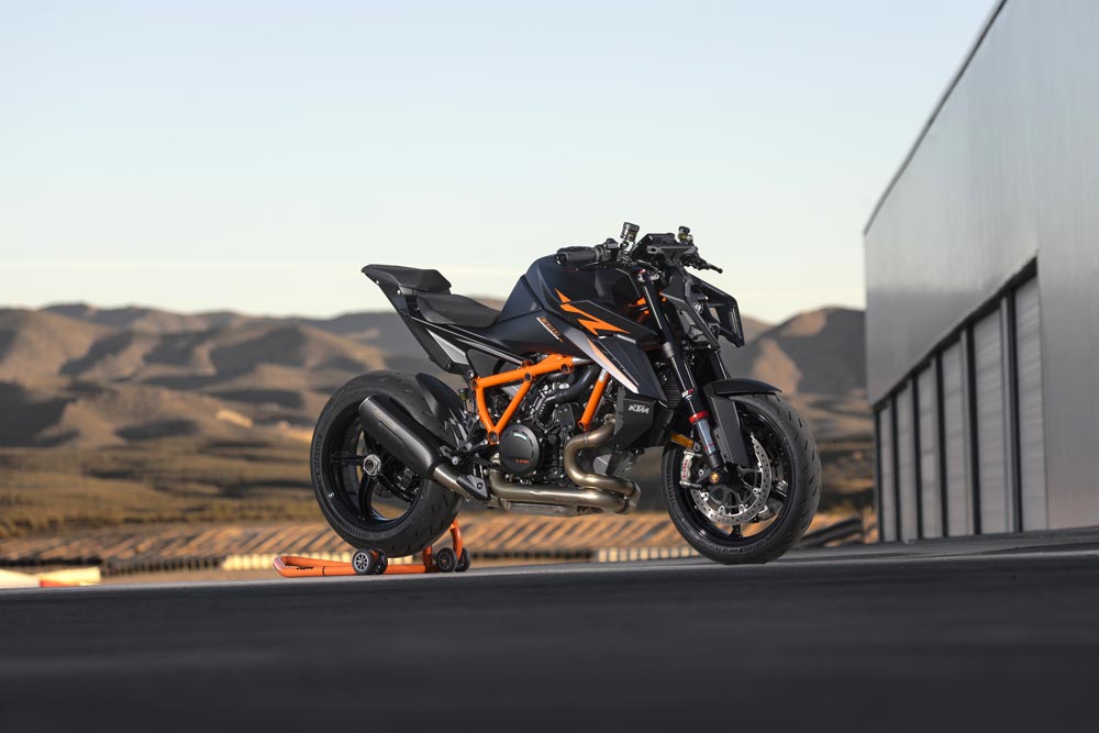 2024 KTM 1390 Super Duke R Evo in black 2024 KTM 1390 Super Duke R Evo in black