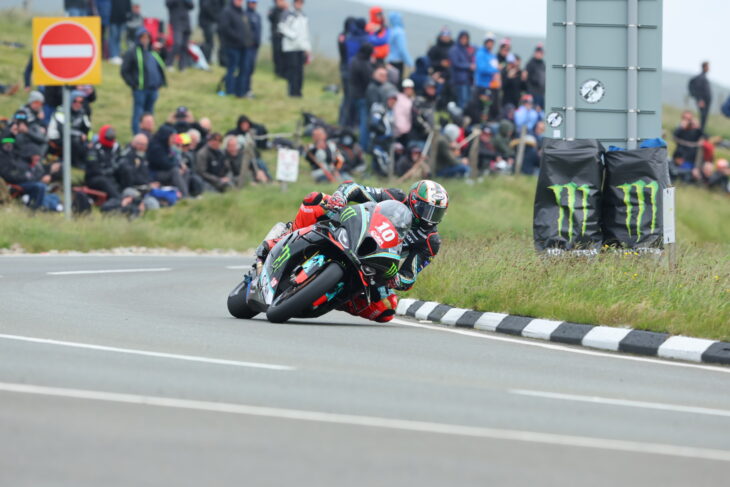 202 Isle of Man TT Davey Todd wins Superstock race one Hickman