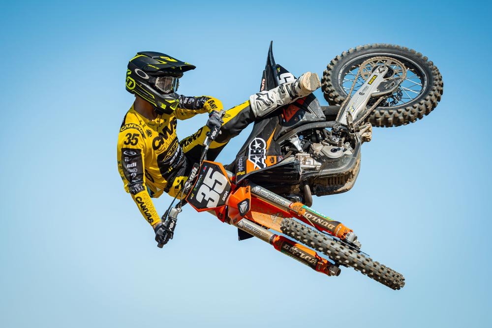 6D ATR-3 Helmet action