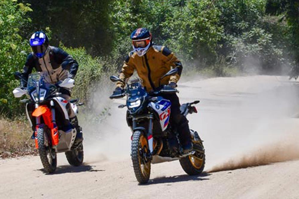 Cycle News Magazine BMW F 900 GS vs. KTM 890 Adventure R