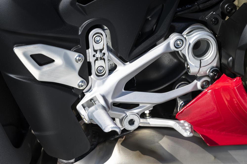2025 Ducati Panigale V4 S footpegs