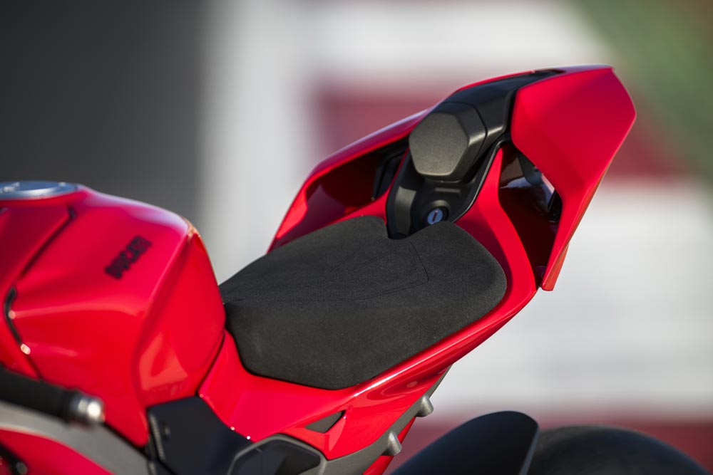 2025 Ducati Panigale V4 S seat