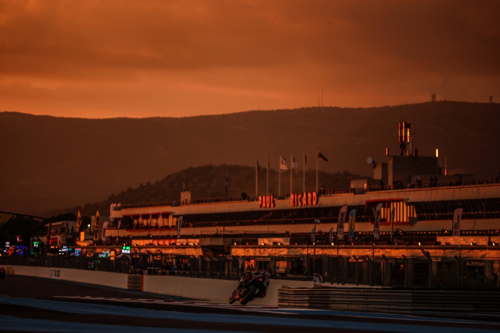 Circuit Paul Ricard at night