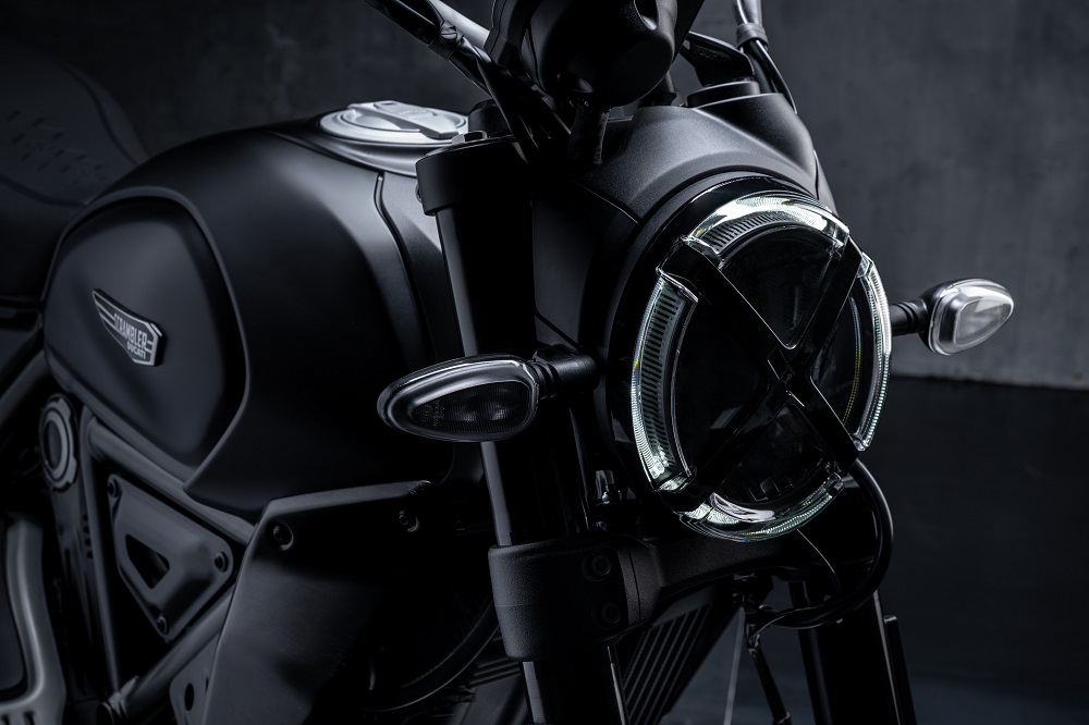 2025 Ducati Scrambler Icon Dark headlight
