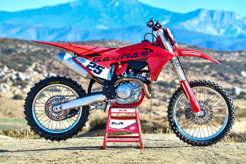 2025 GasGas MC 450F right side 2025 GasGas MC 450F right side